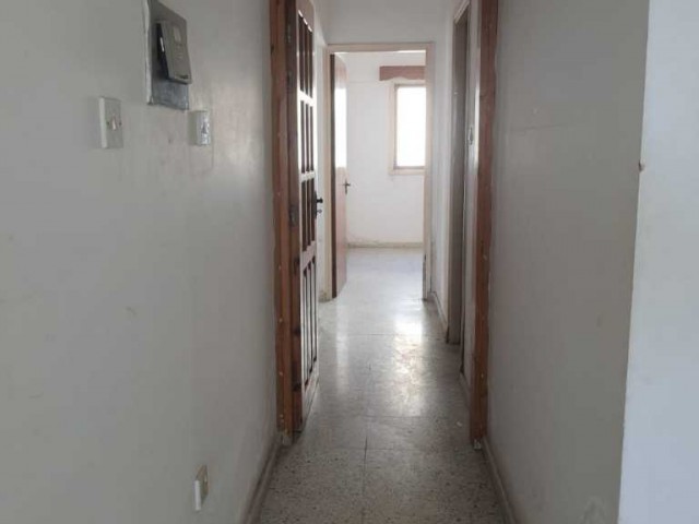 3+1 flat for urgent sale in the center of Famagusta ** 