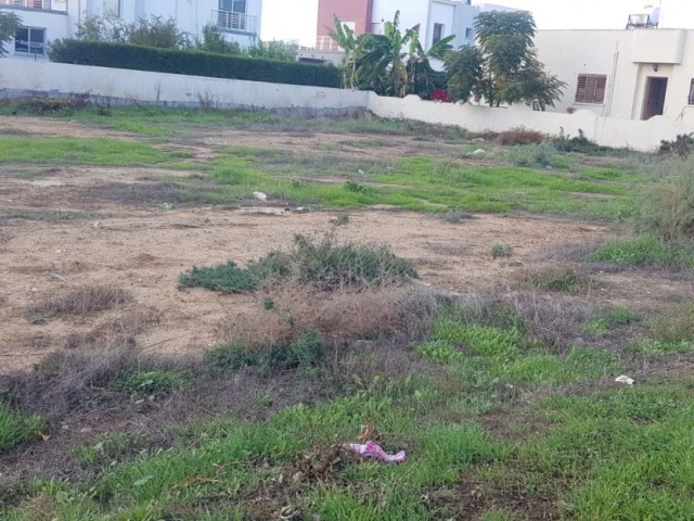 GRUNDSTÜCK ZUM VERKAUF IN GAZI FAMAGUSTA TUZLADA ** 