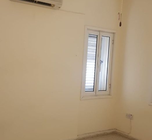 GÜLESEREN BÖLGESİNDE DENİZE 15 METRE MESAFEDE ZEMİN KAT SATILIK 3+1 DAİRE