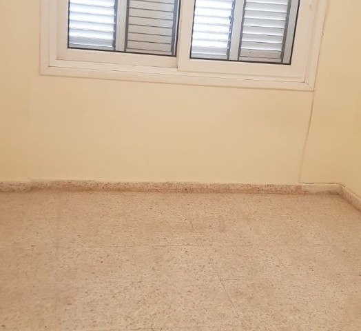 GÜLESEREN BÖLGESİNDE DENİZE 15 METRE MESAFEDE ZEMİN KAT SATILIK 3+1 DAİRE