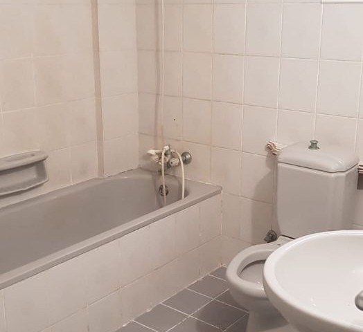 GÜLESEREN BÖLGESİNDE DENİZE 15 METRE MESAFEDE ZEMİN KAT SATILIK 3+1 DAİRE