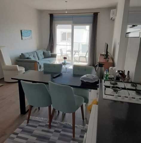 MAGUSA MERKEZDE LÜKS FULL ESYALI GENIS 2+1 DAIRE AILE APARTMANI