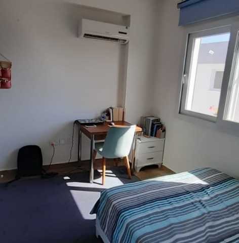 MAGUSA MERKEZDE LÜKS FULL ESYALI GENIS 2+1 DAIRE AILE APARTMANI