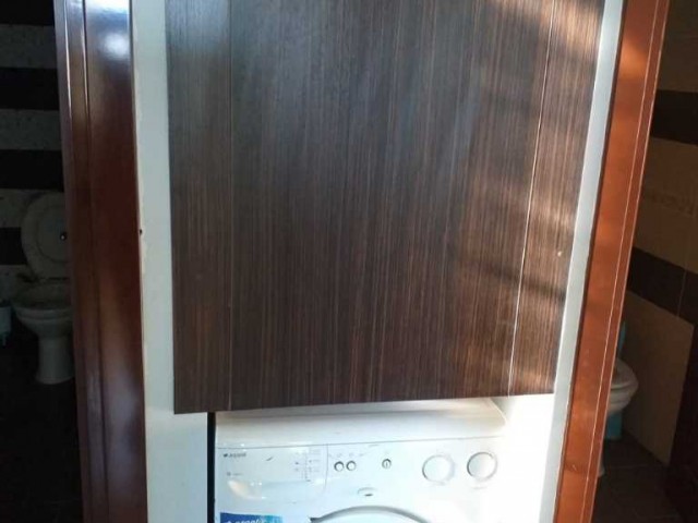 MAĞUSA MERKEZDE GENIS TEMIZ ESYALI AILE APARTMANINDA 3+1 DAIRE