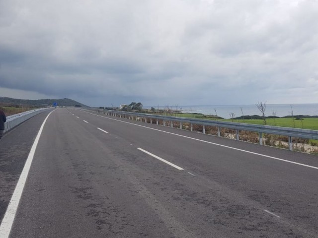 Grundstück mit Meer- und Bergblick in Iskele Balalan zu verkaufen (offen für Bebauung)