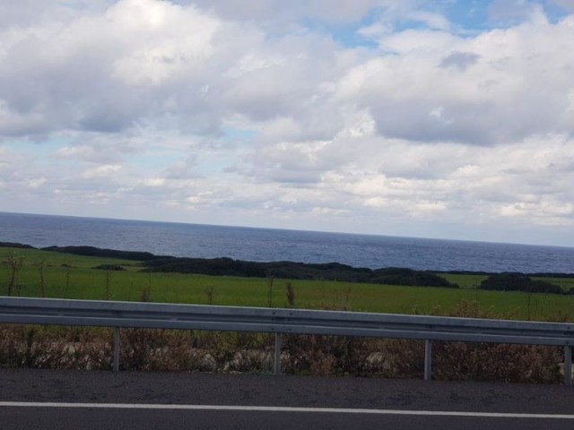 Grundstück mit Meer- und Bergblick in Iskele Balalan zu verkaufen (offen für Bebauung)