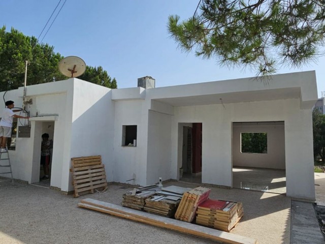 3+1 Haus zum Verkauf in einem Garten in der Maraş-Region von Famagusta, geeignet für das Familienleben