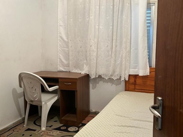 Furnished 3+1 flat for rent in Famagusta Sakarya neighborhood, within walking distance of EMU and Ada Kent University