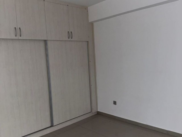 4+1 flat for sale in Famagusta Yeniboğaz