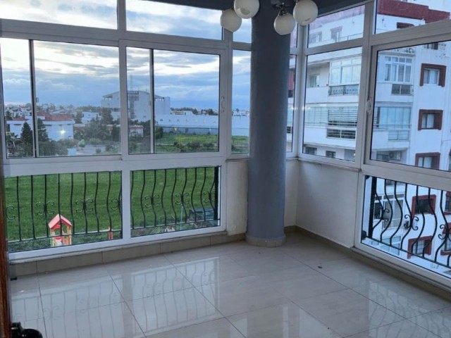 4+1 flat for sale in Famagusta Yeniboğaz