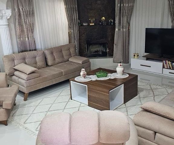 İskele Boğzda acil satılık ful eşyali ve deniz manzarali lux villa