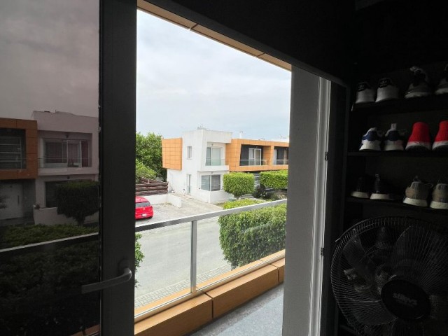 Duplex 3+1 Villa mit Pool zu verkaufen