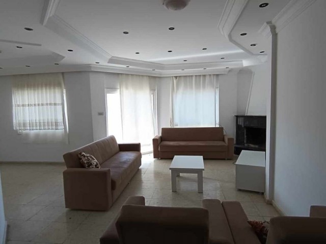 3+1 fully furnished flat for sale in Famagusta Gülseren area, 350 meters from the sea