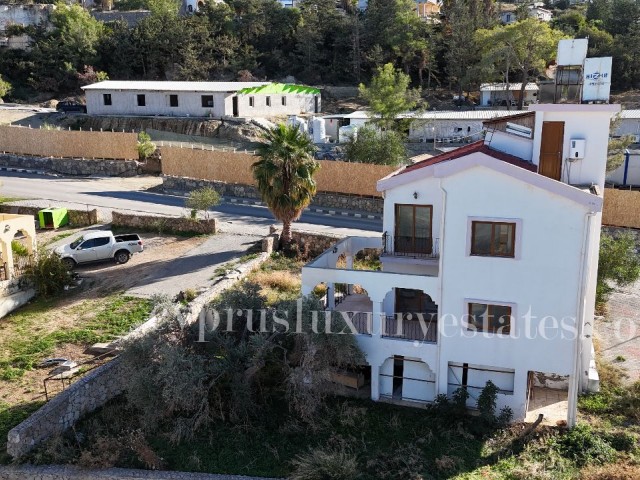 FOR SALE / FOR SALE 3+1 VILLA AT THE ENTRANCE OF ESENTEPE!