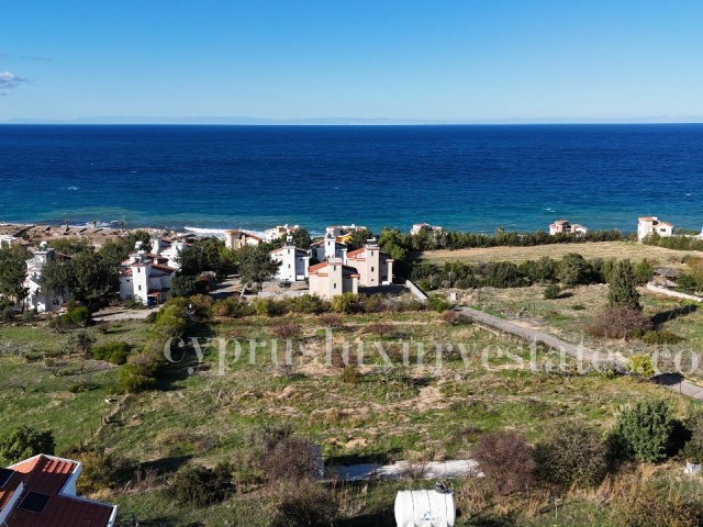 FOR SALE / FOR SALE 3+1 VILLA AT THE ENTRANCE OF ESENTEPE!