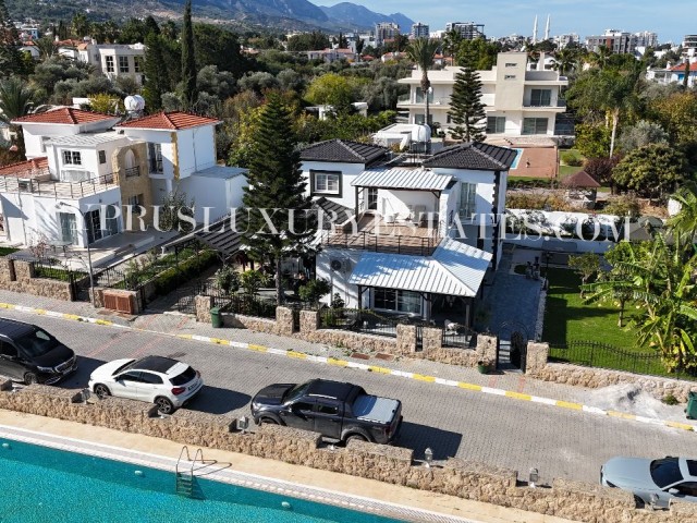 3+1 LUXURY VILLA BEHIND KARAKUM ISBANK!