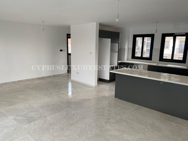 LUXURY NEW NEW COMPLETE BUILDING FOR SALE IN CYPRUS KYRENIA CENTER!