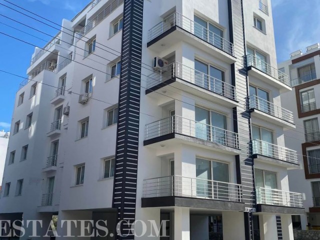 2+1 LUXUS-PENTHOUSE-WOHNUNG IN GIRNE, ZYPERN! 5 GEHMINUTEN VOM GIRNE-MARKT UND DEM ALTEN HAFEN ENTFERNT!