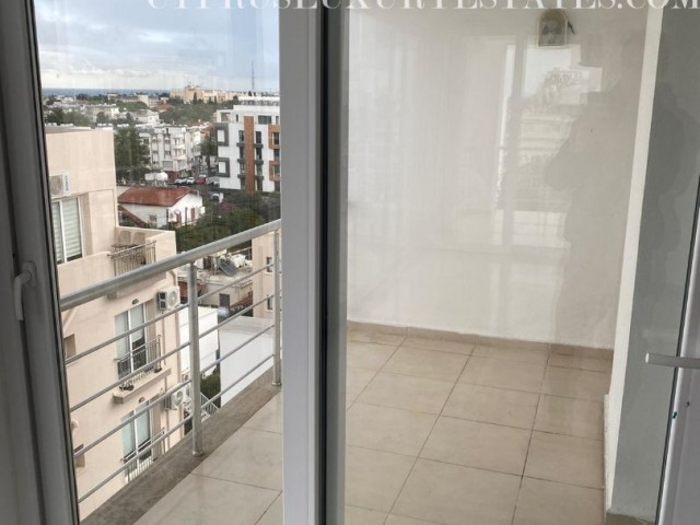 2+1 LUXUS-PENTHOUSE-WOHNUNG IN GIRNE, ZYPERN! 5 GEHMINUTEN VOM GIRNE-MARKT UND DEM ALTEN HAFEN ENTFERNT!