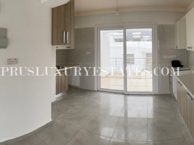 2+1 LUXUS-PENTHOUSE-WOHNUNG IN GIRNE, ZYPERN! 5 GEHMINUTEN VOM GIRNE-MARKT UND DEM ALTEN HAFEN ENTFERNT!