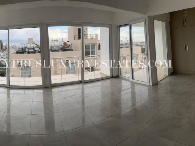 KİBRİS GİRNEDE 2+1 LUXURY PENTHOUSE DAİRE  CARSI VE ANTİK LİMANA 5-DAKİKA !