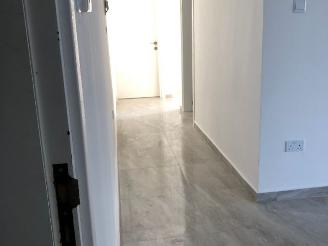 LEFKOŞA MERKEZDE SATILIK 2+1 BARBEKÜLÜ ZEMİN KAT DAİRE