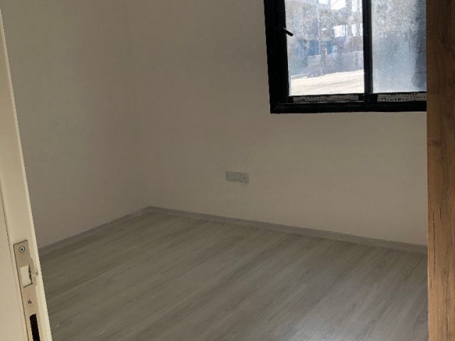 LEFKOŞA MERKEZDE SATILIK 2+1 BARBEKÜLÜ ZEMİN KAT DAİRE