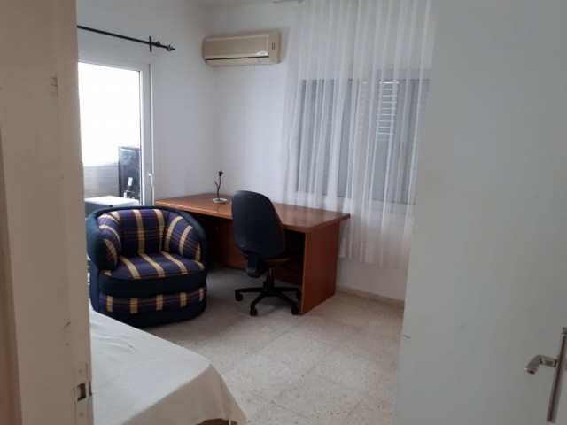 Flat To Rent in Zeytinlik, Kyrenia