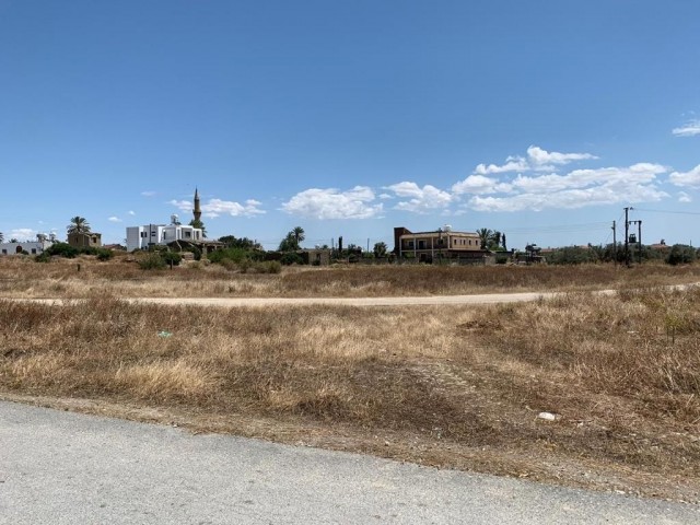 A PLOT OF LAND SUITABLE FOR THE CONSTRUCTION OF AN APT OR DECOUPLED HOUSE WITH A TURKISH COB IN BALIKESIR ** 