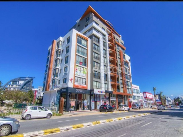 GİRNE MERKEZDE ANA CADDE ÜZERİ DENİZ MANZARALI 3+1 GENİŞ LUX DAİRE