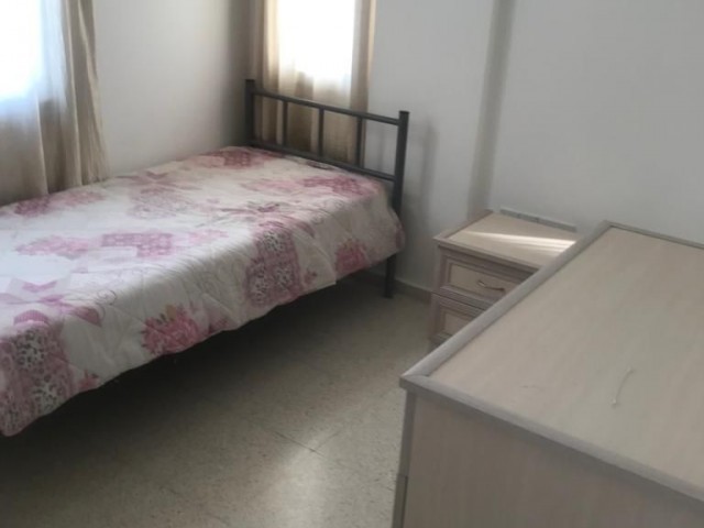 GÖNYELİDE DURAKLARA VE MARKETLERE YAKIN 2+1 FULL EŞYALI DAİRE