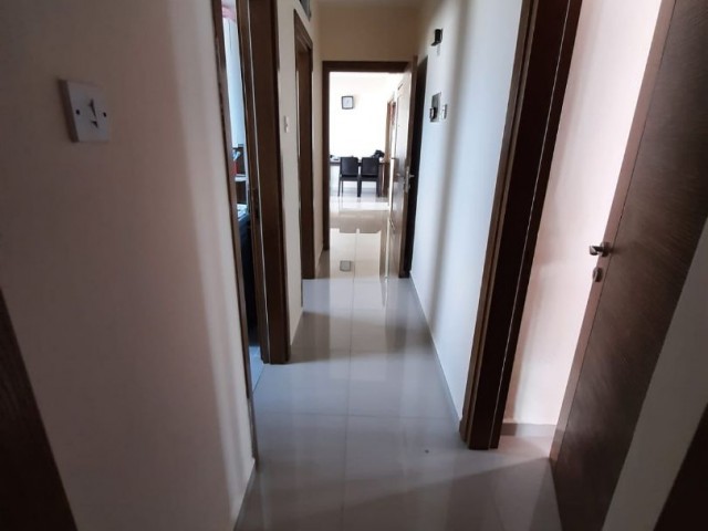 LEFKOŞA GELİBOLU BÖL. MERKEZİ KONUMDA TADİLAT GEREKTİRMEYEN 3+2 PENTHOUSE