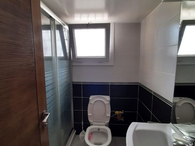 LEFKOŞA GELİBOLU BÖL. MERKEZİ KONUMDA TADİLAT GEREKTİRMEYEN 3+2 PENTHOUSE