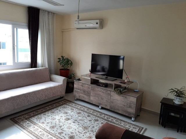 LEFKOŞA GELİBOLU BÖL. MERKEZİ KONUMDA TADİLAT GEREKTİRMEYEN 3+2 PENTHOUSE