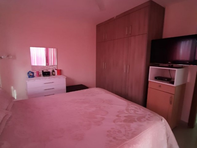 TEILEN SIE DIE GALLIPOLI IN NIKOSIA. 3+2 PENTHOUSE OHNE RENOVIERUNG IN ZENTRALER LAGE ** 