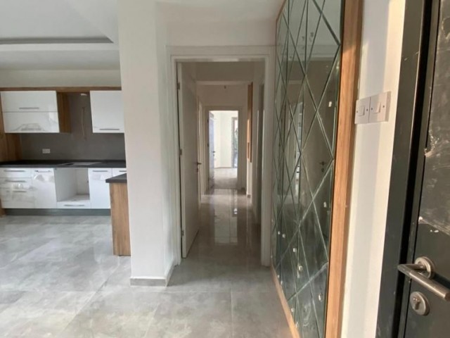 Flat For Sale in Küçük Kaymaklı, Nicosia