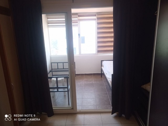 PENTHOUSE-WOHNUNG IN PERFEKTER LAGE RICHTUNG ZEYTİNLİK IN KYRENIA