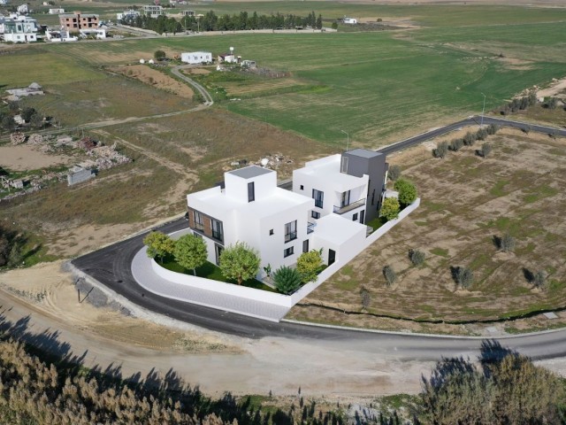 2 SINGLE DETACHED VILLAS WITH 4+1 LARGE LAND AREA TO BE FINISHED IN ALAYKOY