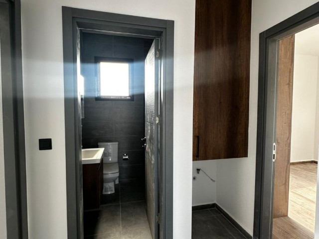 NEUES 2+1 PENTHOUSE (65 M2 TERRASSENFLÄCHE) HINTER DEM GROSSEN KILLER IN GÖNYELİ