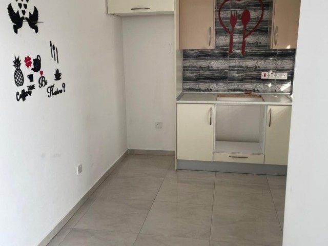 2+1 FLAT IN HAMİTKÖY, WALKING DISTANCE TO MARKET AND STOPS (VAT AND TRANSFORMER PAID)