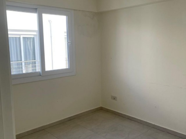 2+1 FLAT IN HAMİTKÖY, WALKING DISTANCE TO MARKET AND STOPS (VAT AND TRANSFORMER PAID)