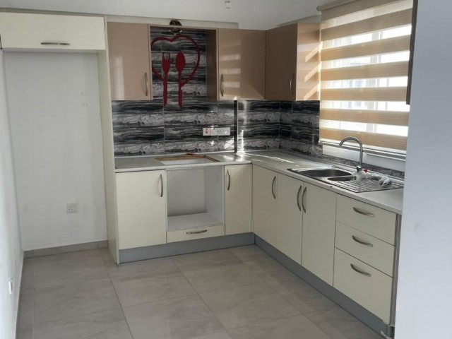 2+1 FLAT IN HAMİTKÖY, WALKING DISTANCE TO MARKET AND STOPS (VAT AND TRANSFORMER PAID)