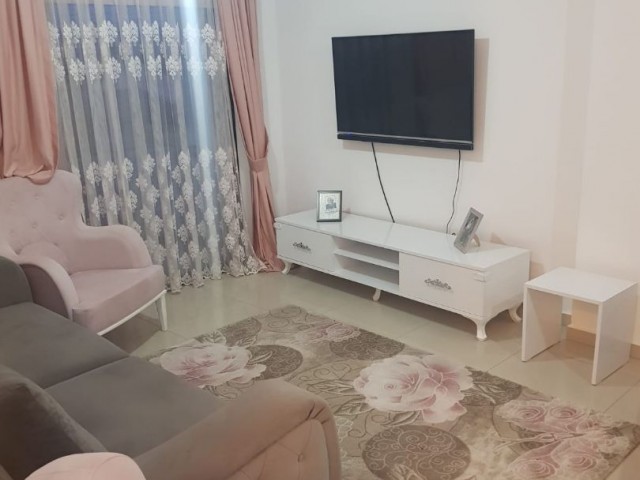 2+1 LARGE 2+1 FLAT WITH ELEVATOR IN K.KAYMAKLI CENTER, NEAR NEW (VAT AND TRANSFORMER PAID)