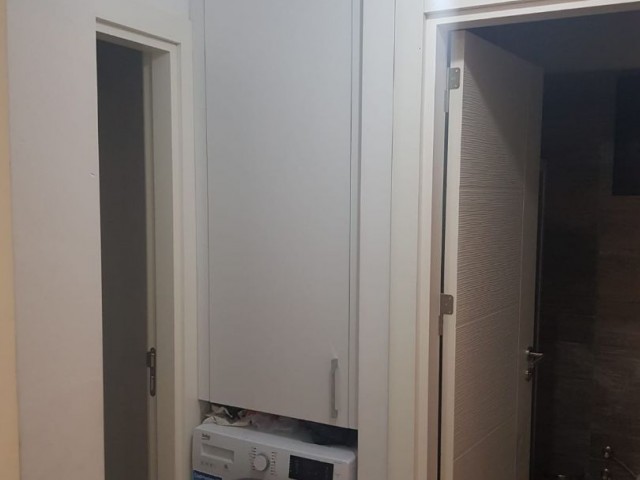 2+1 LARGE 2+1 FLAT WITH ELEVATOR IN K.KAYMAKLI CENTER, NEAR NEW (VAT AND TRANSFORMER PAID)