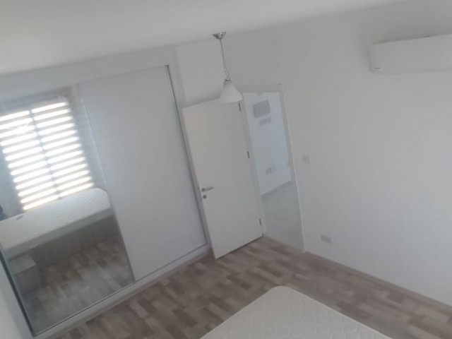 Girne yeni limanda lort palaje karşısı AVRASYA TOVERT APT 2+1 ful eşyalı muhteşem manzaralı süper lüks daire 