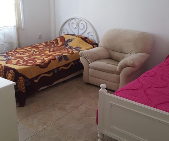 Flat To Rent in Zeytinlik, Kyrenia