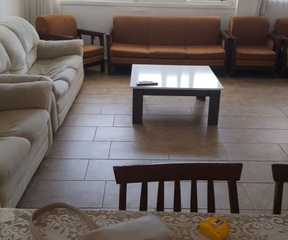 Flat To Rent in Zeytinlik, Kyrenia