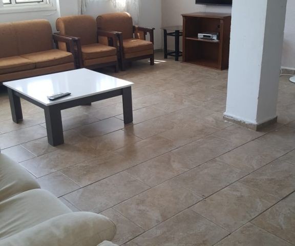 Flat To Rent in Zeytinlik, Kyrenia