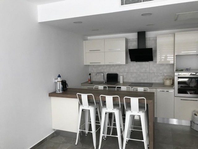 Flat To Rent in Yukarı Girne, Kyrenia