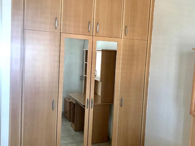 Girne Merkez'de Kar Market bölgesinde kiralık 2 yatak odalı full eşyalı Penthouse..